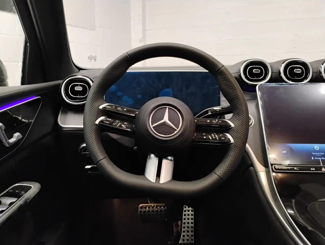 Mercedes-Benz GLC снимка Mercedes-Benz GLC