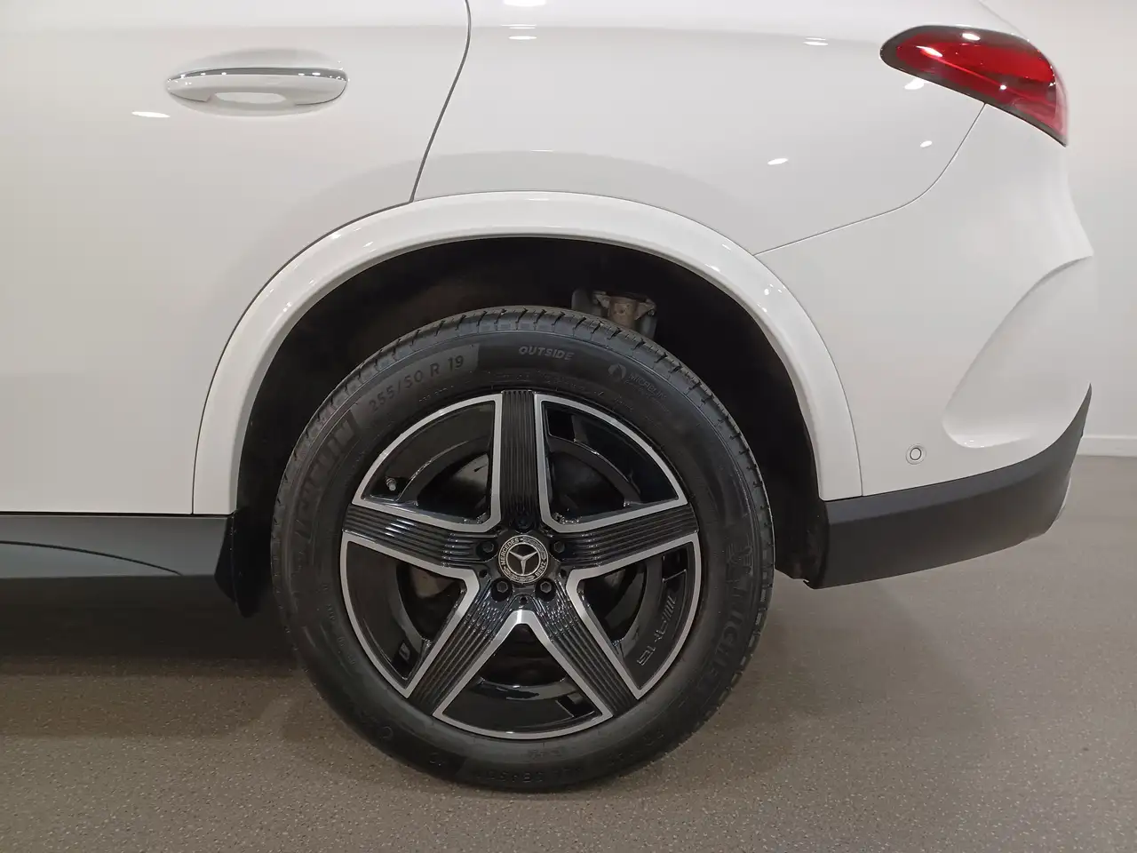 Mercedes-Benz GLC снимка Mercedes-Benz GLC