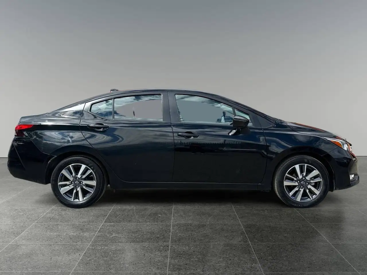 Nissan Versa photo Nissan Versa