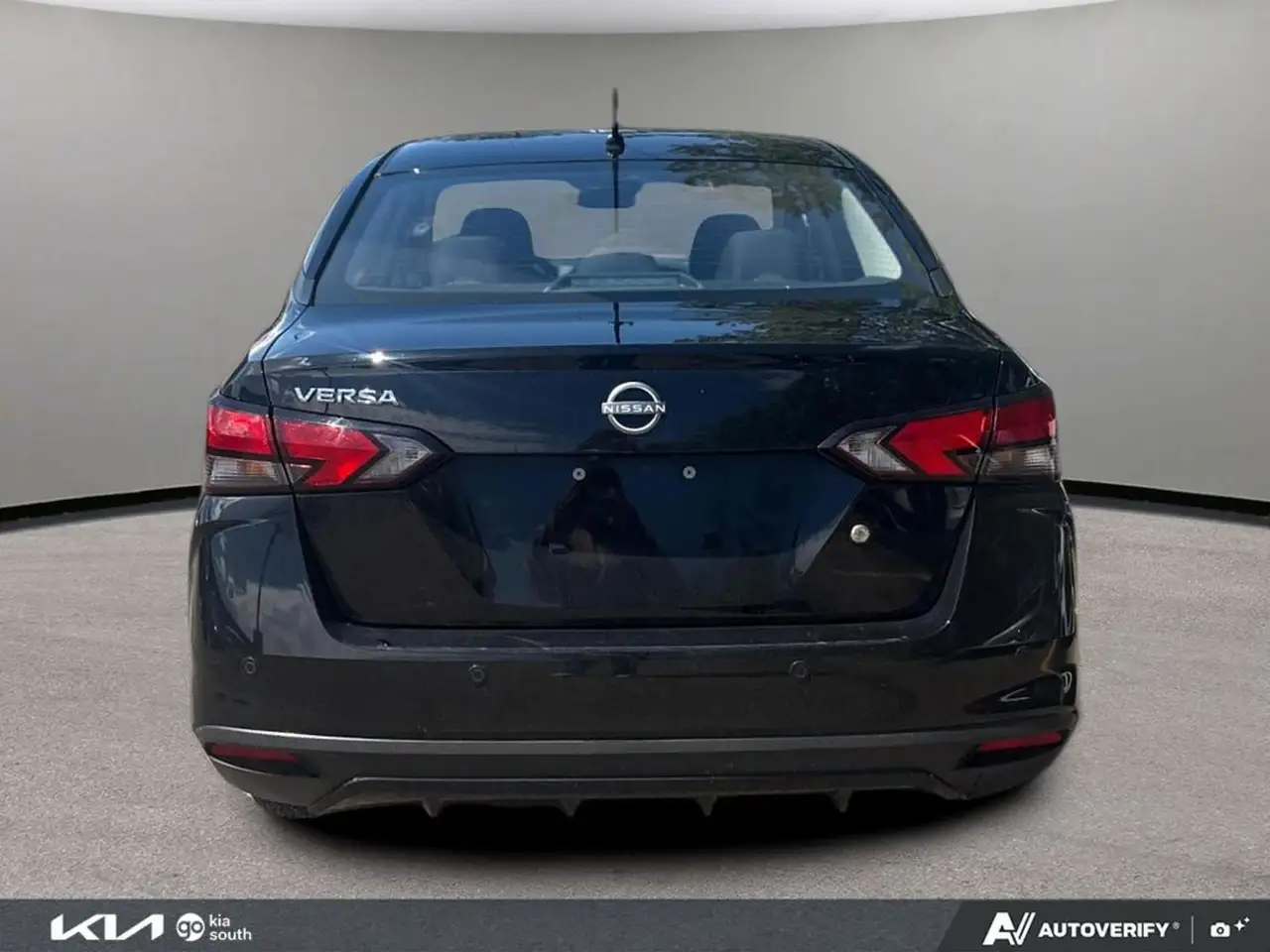 Nissan Versa photo Nissan Versa