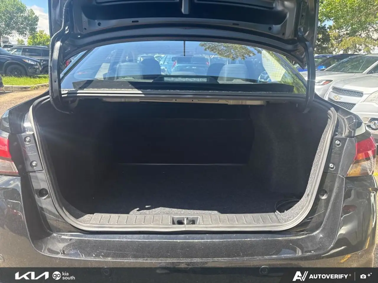 Nissan Versa photo Nissan Versa