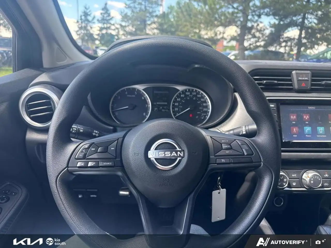 Nissan Versa photo Nissan Versa