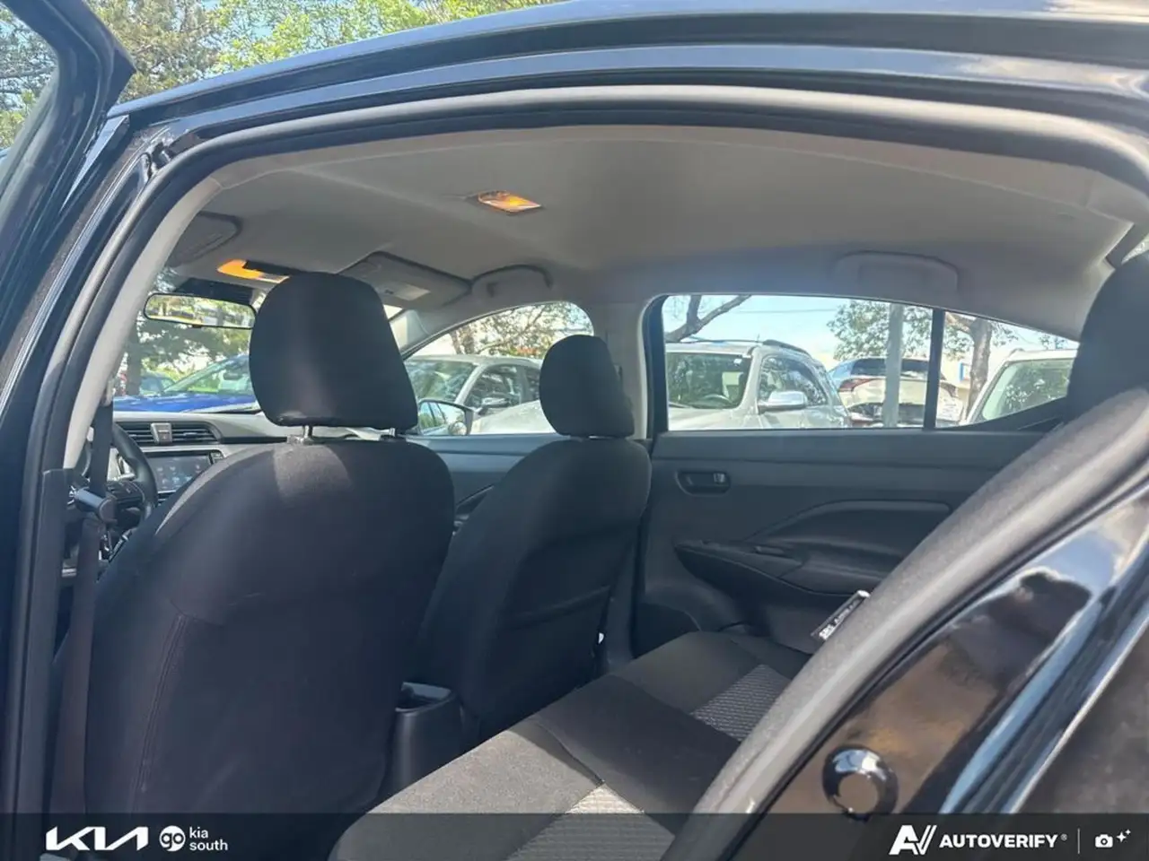 Nissan Versa photo Nissan Versa
