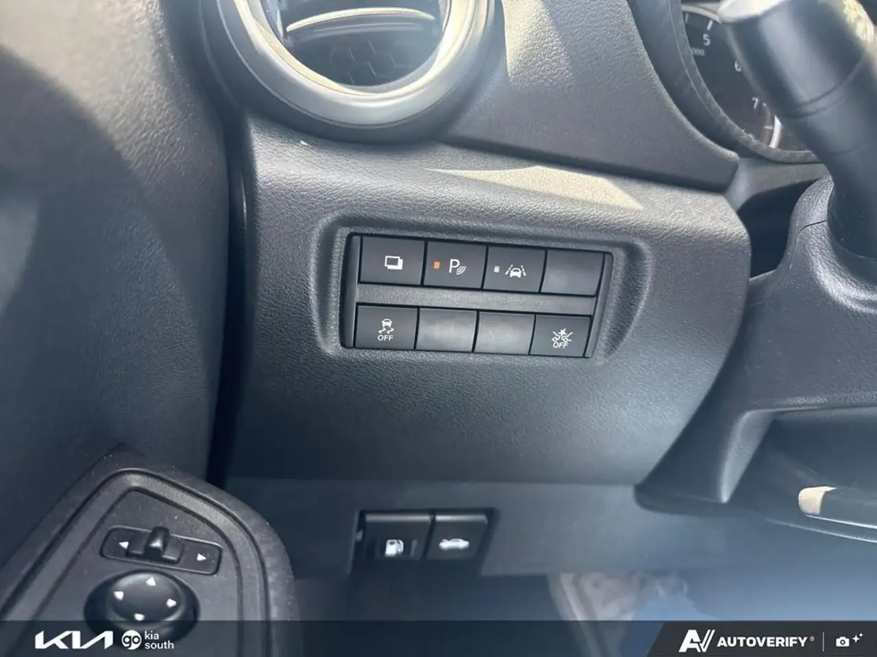 Nissan Versa photo Nissan Versa