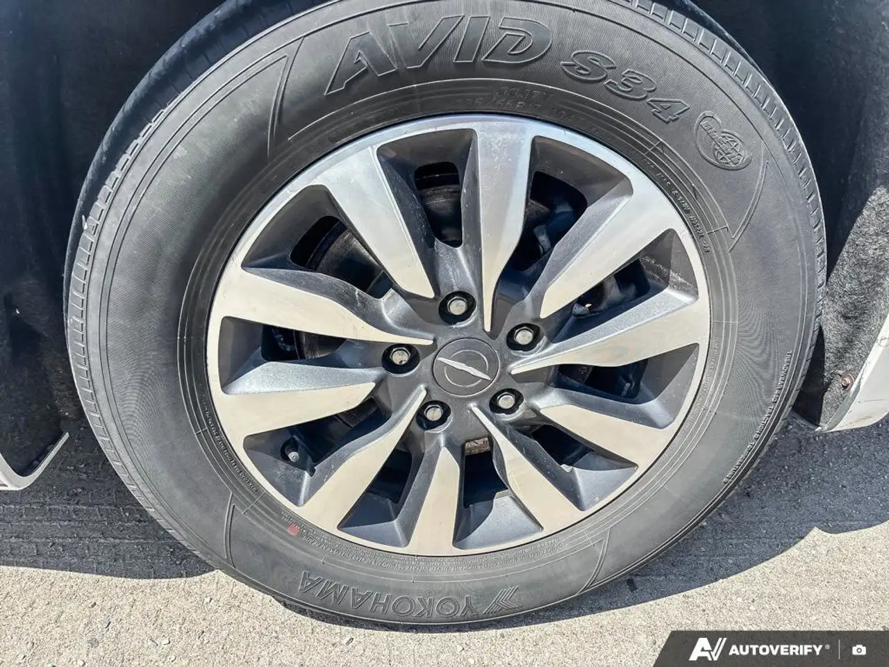 Chrysler Pacifica снимка Chrysler Pacifica