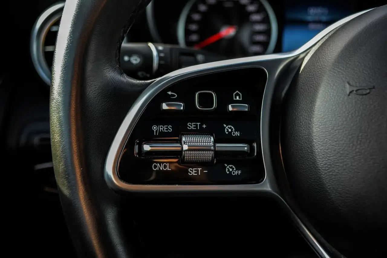 Mercedes-Benz GLC снимка Mercedes-Benz GLC