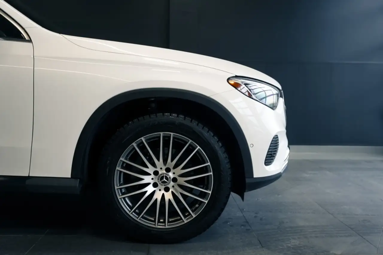 Mercedes-Benz GLC снимка Mercedes-Benz GLC