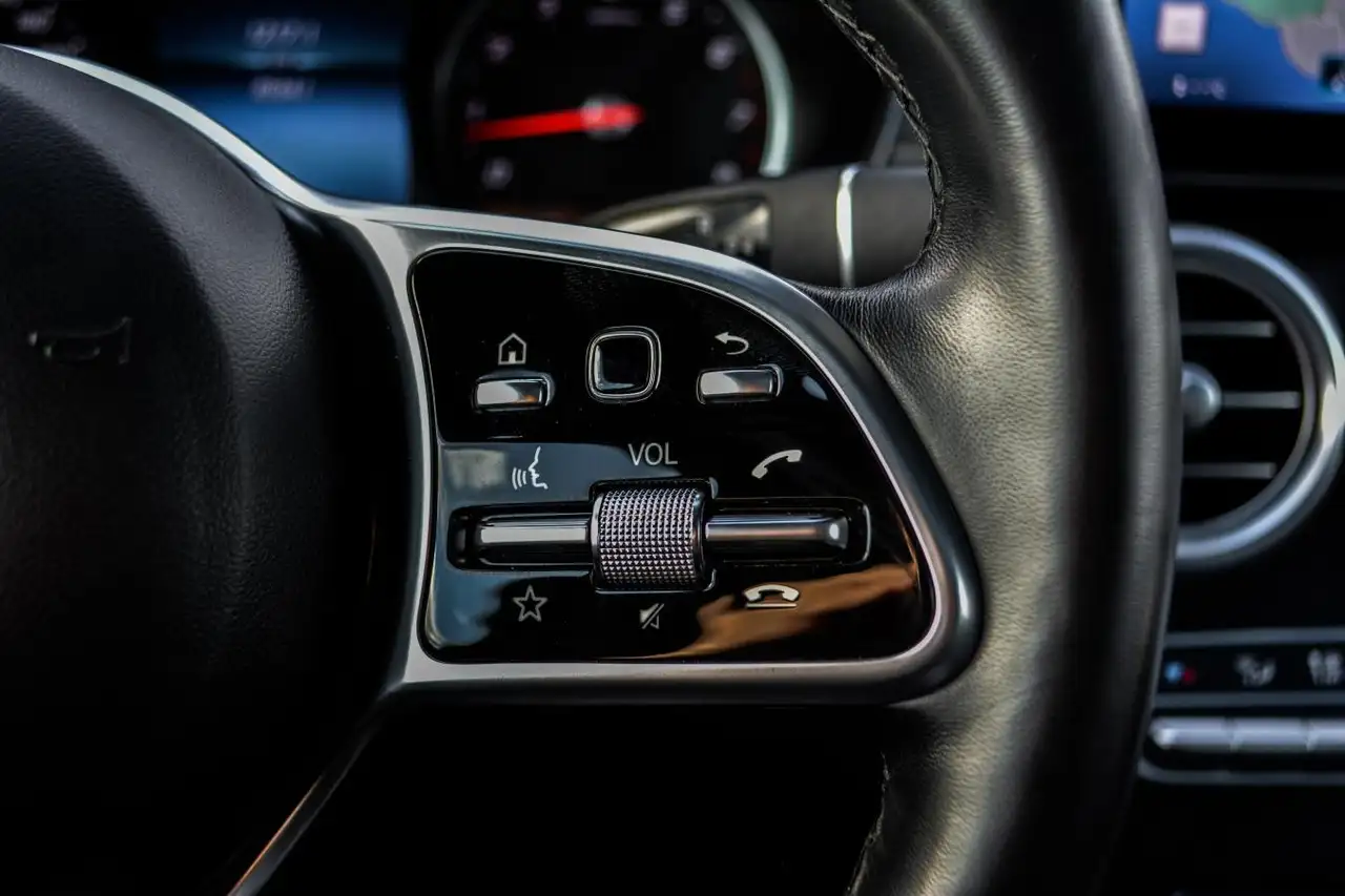 Mercedes-Benz GLC снимка Mercedes-Benz GLC