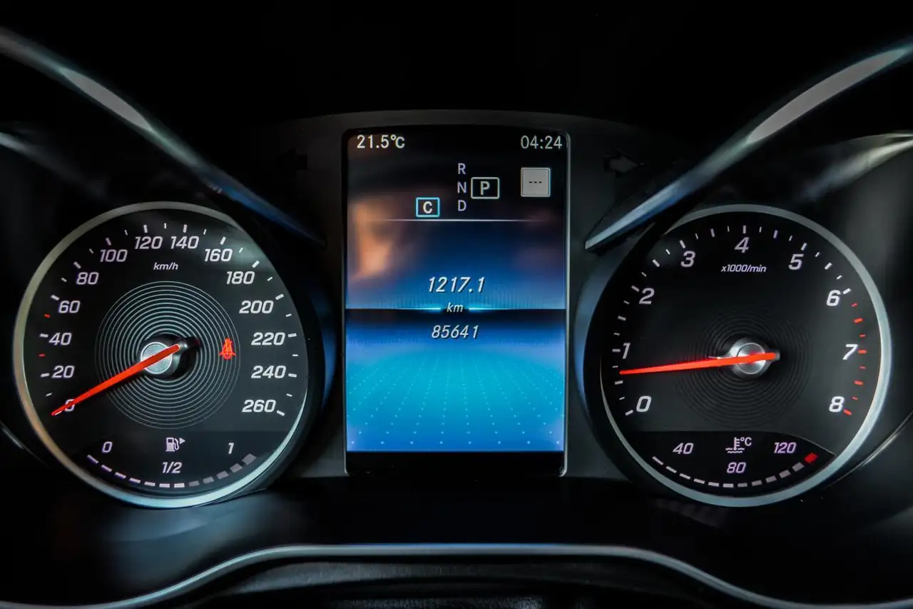 Mercedes-Benz GLC снимка Mercedes-Benz GLC