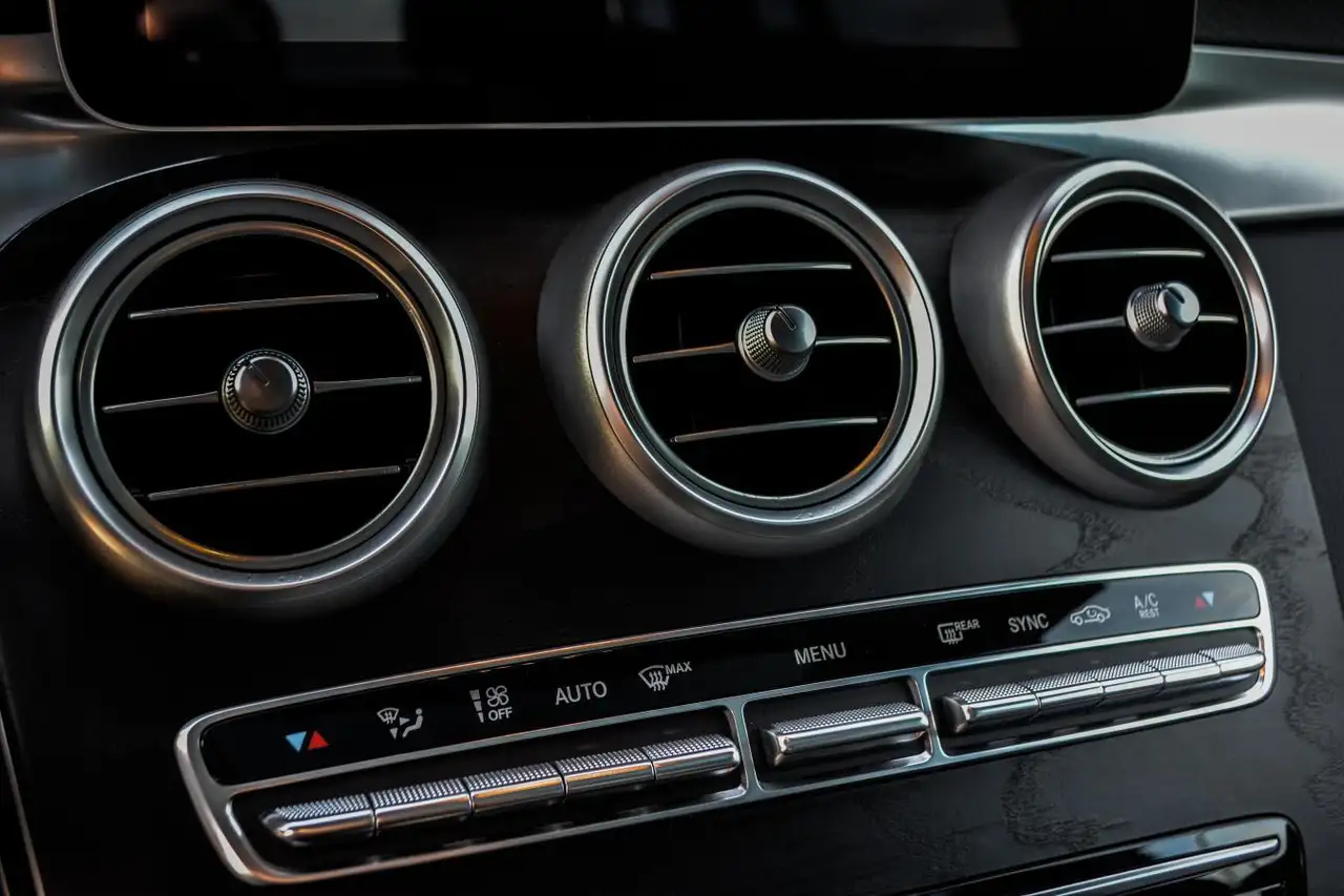 Mercedes-Benz GLC снимка Mercedes-Benz GLC