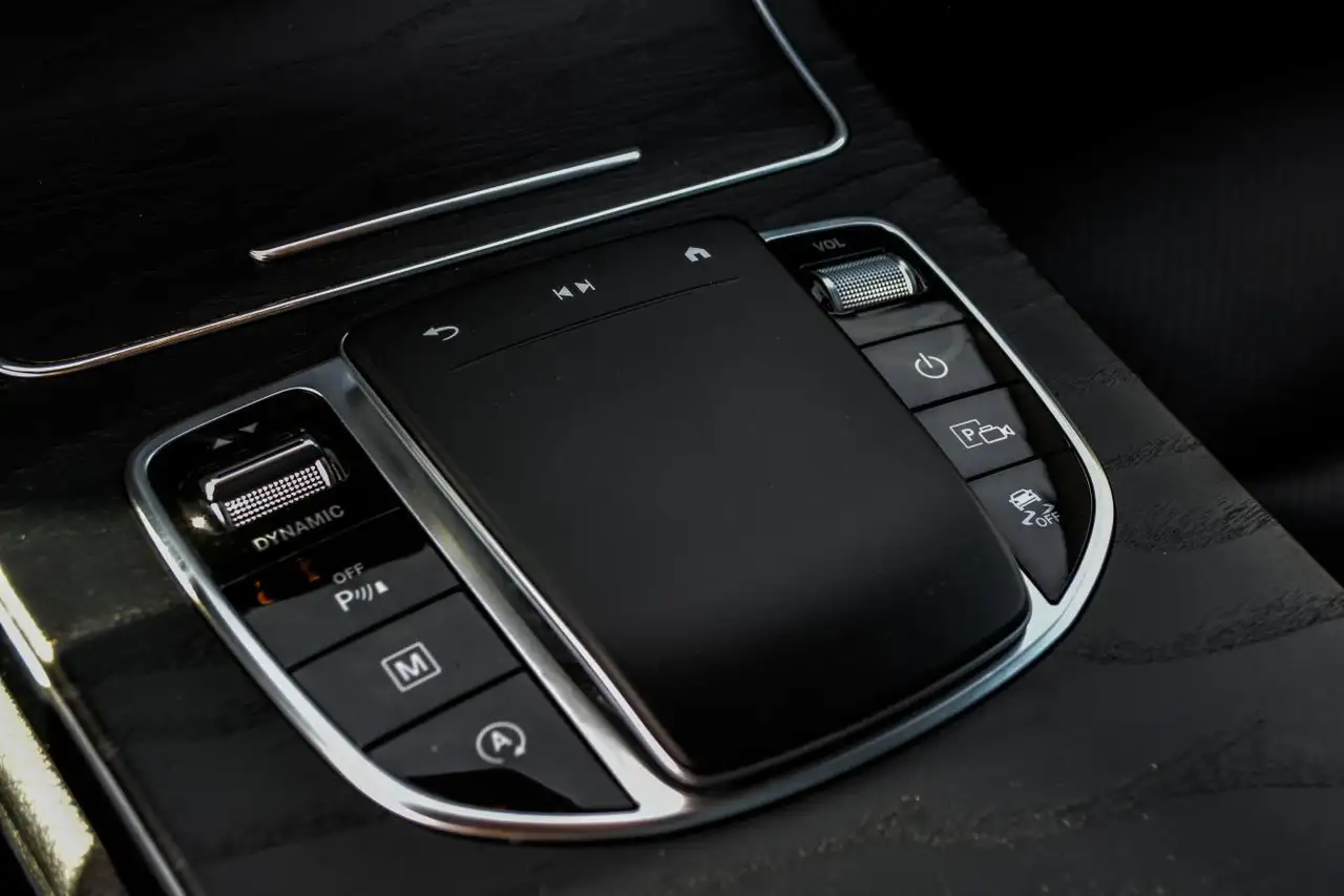 Mercedes-Benz GLC снимка Mercedes-Benz GLC