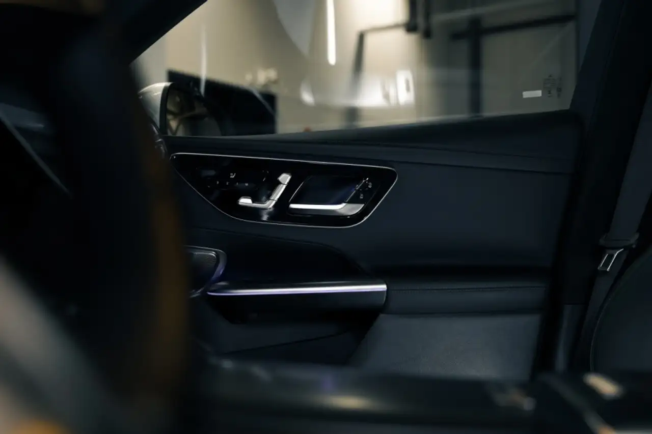 Mercedes-Benz GLC снимка Mercedes-Benz GLC