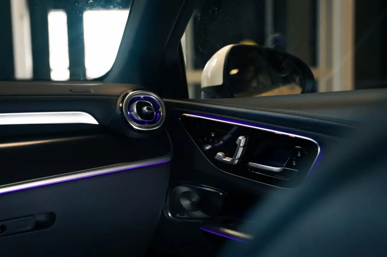 Mercedes-Benz GLC снимка Mercedes-Benz GLC