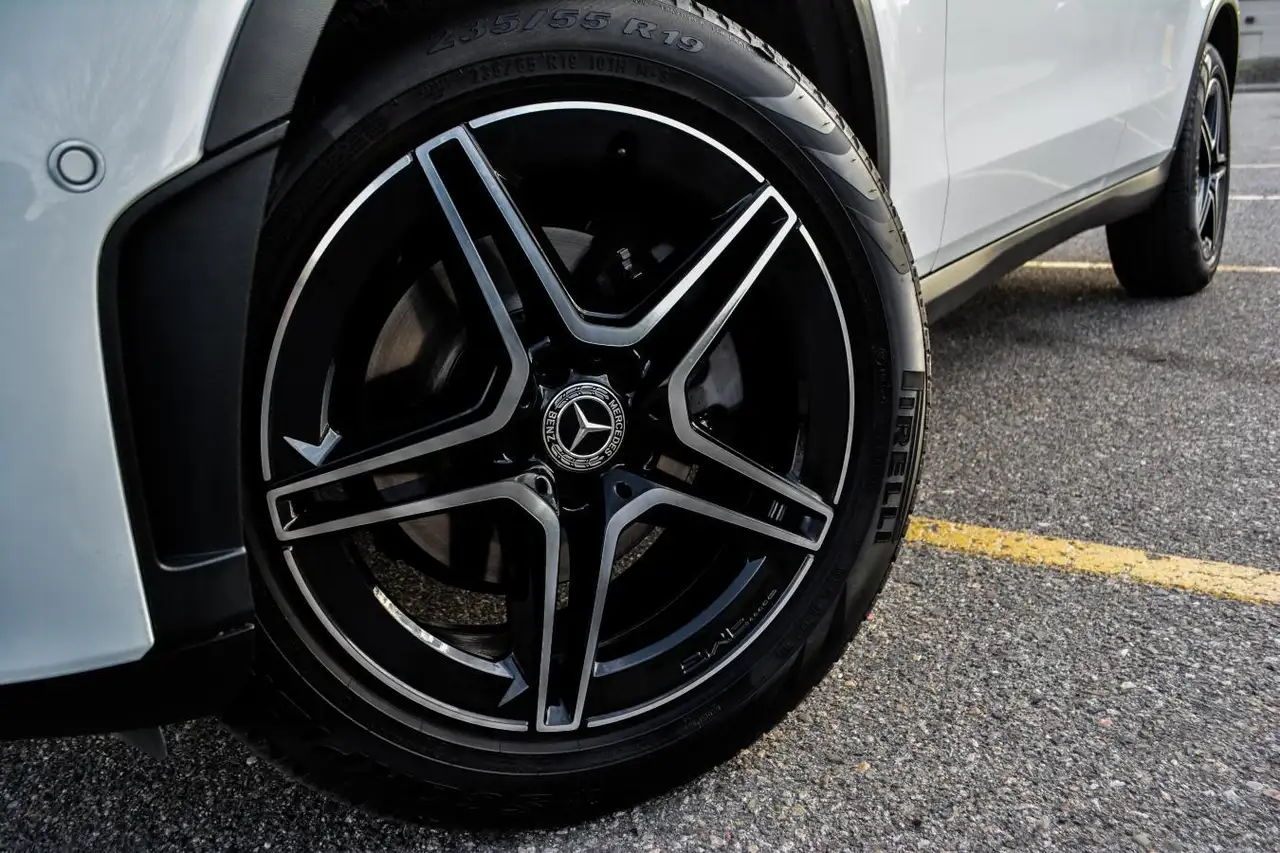 Mercedes-Benz GLC снимка Mercedes-Benz GLC