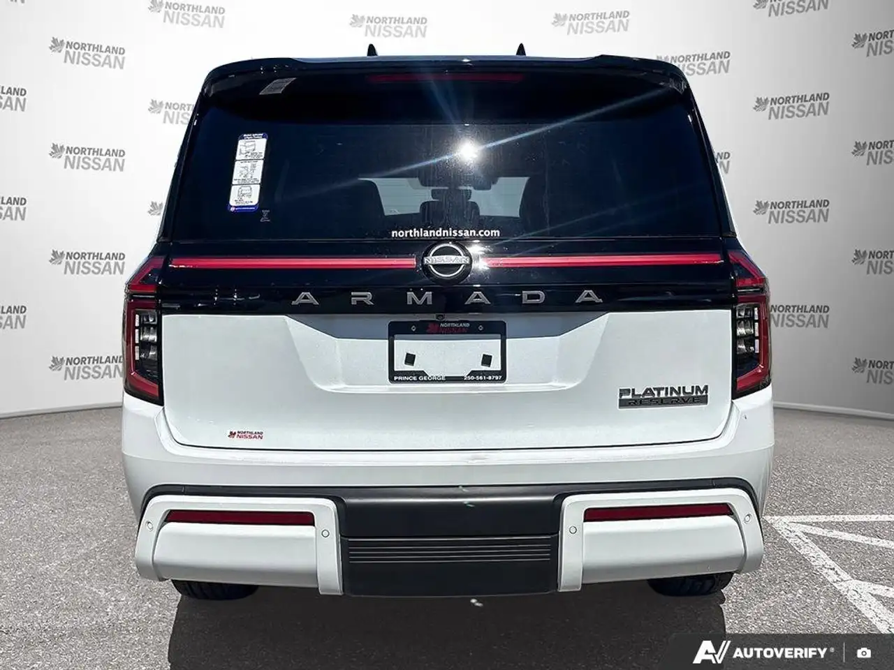 Nissan Armada снимка Nissan Armada