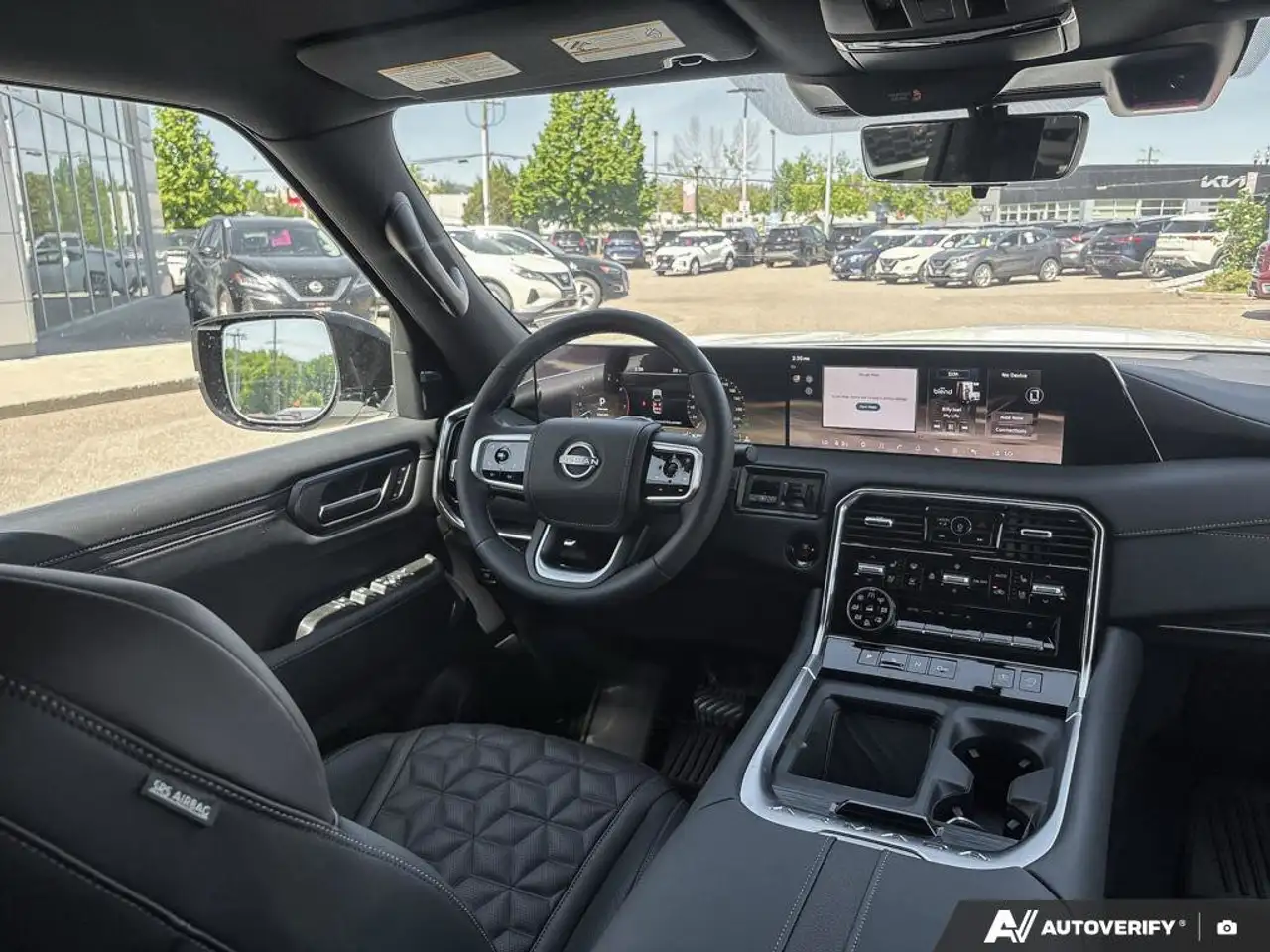 Nissan Armada снимка Nissan Armada