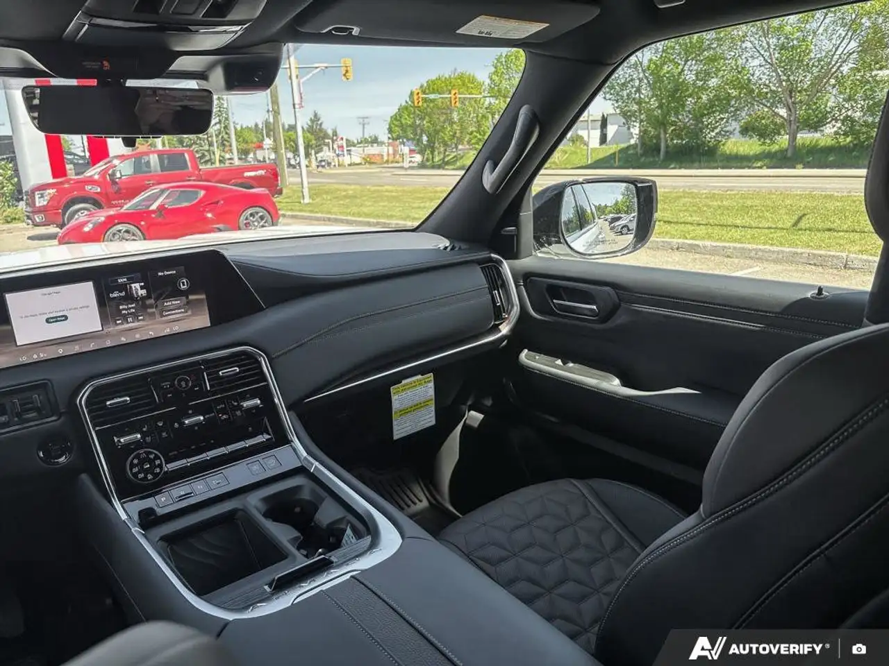 Nissan Armada снимка Nissan Armada