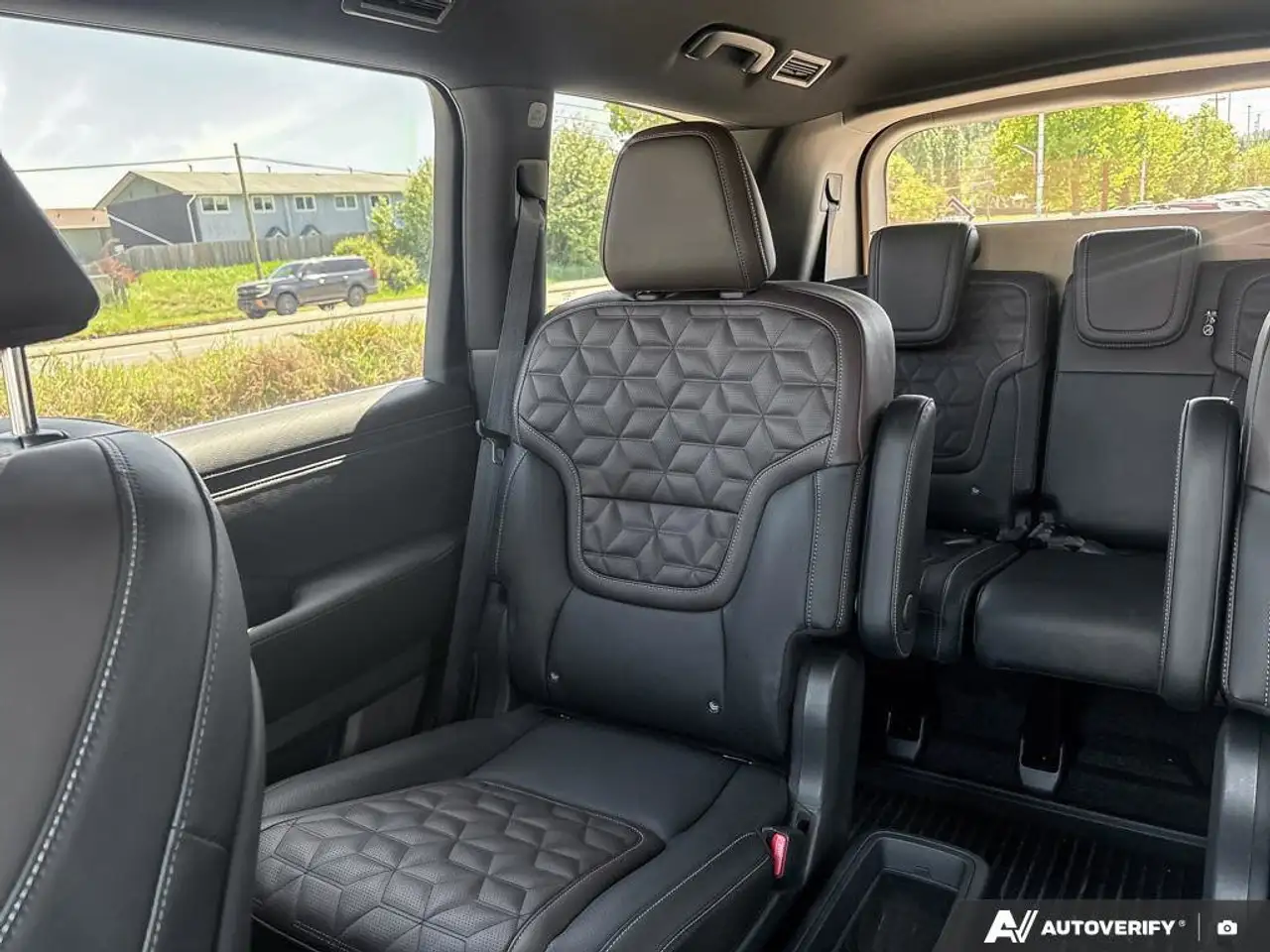 Nissan Armada снимка Nissan Armada