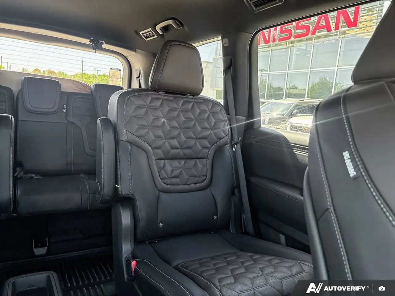 Nissan Armada снимка Nissan Armada