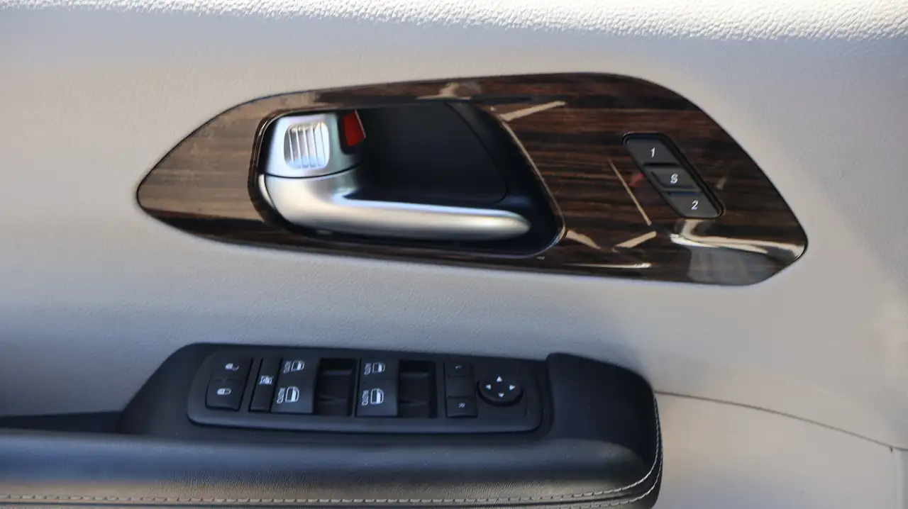 Chrysler Pacifica снимка Chrysler Pacifica