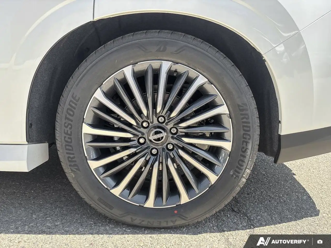 Nissan Armada снимка Nissan Armada