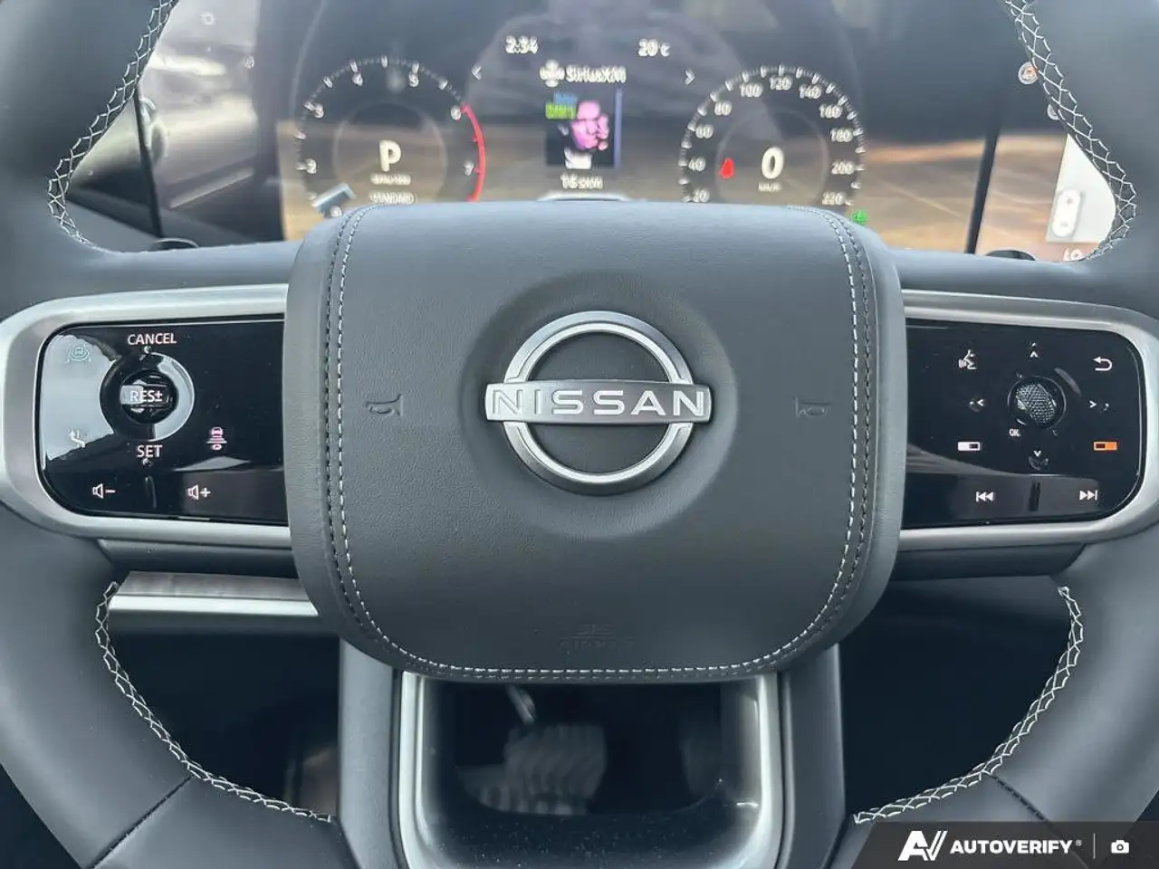 Nissan Armada снимка Nissan Armada