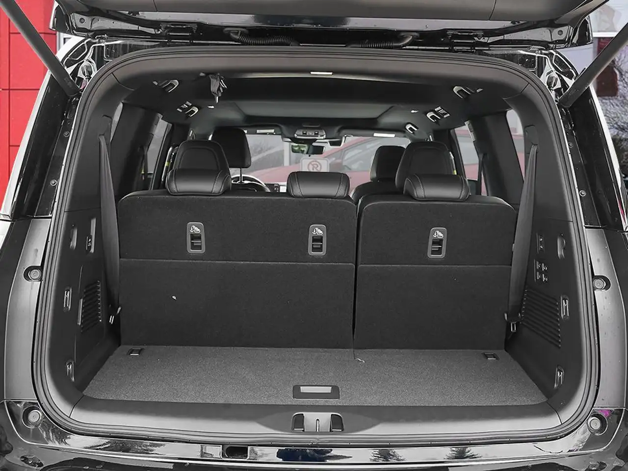 Nissan Armada снимка Nissan Armada
