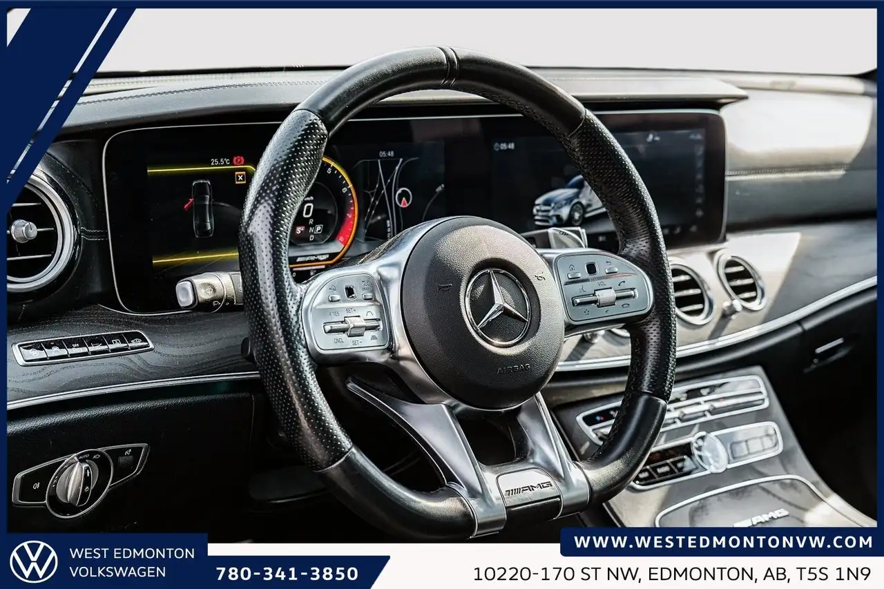 Mercedes-Benz E-Class снимка Mercedes-Benz E-Class