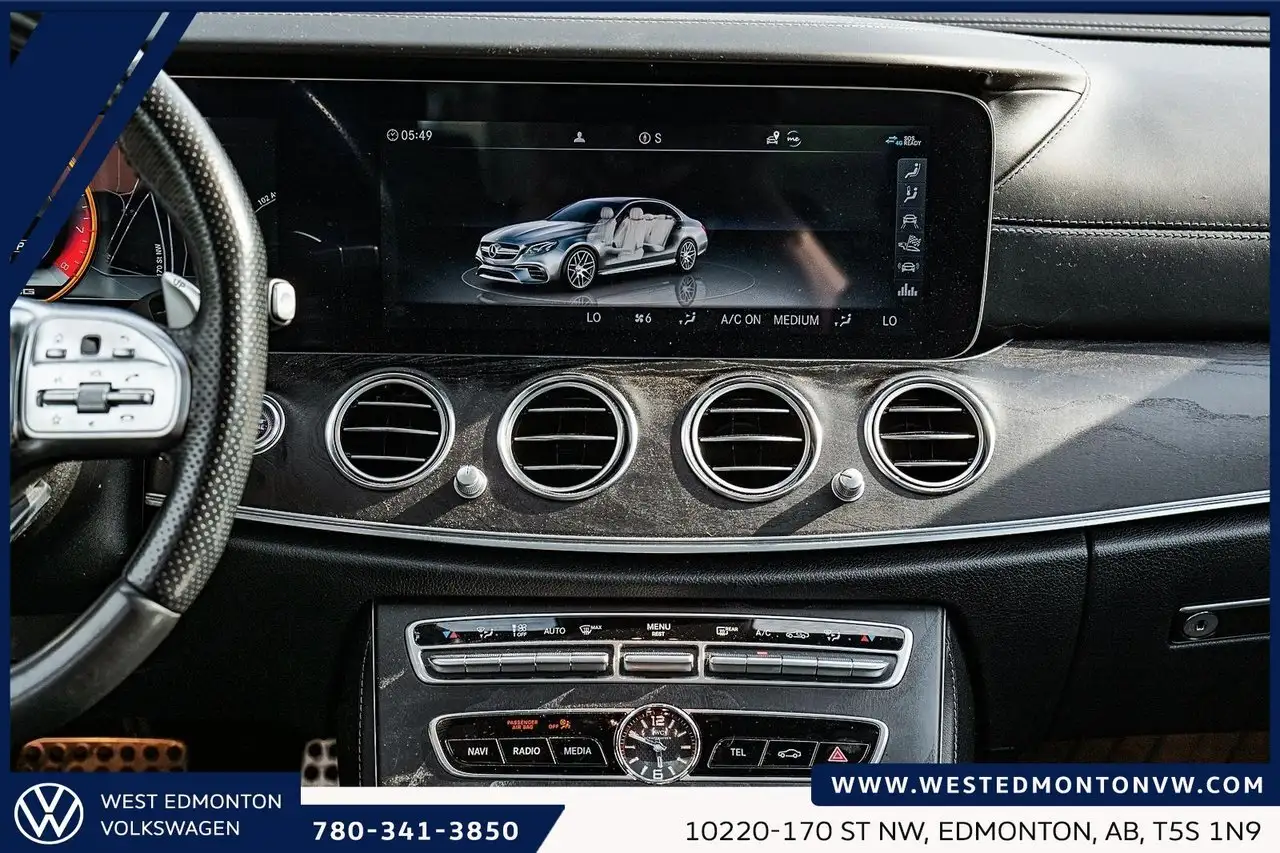 Mercedes-Benz E-Class снимка Mercedes-Benz E-Class