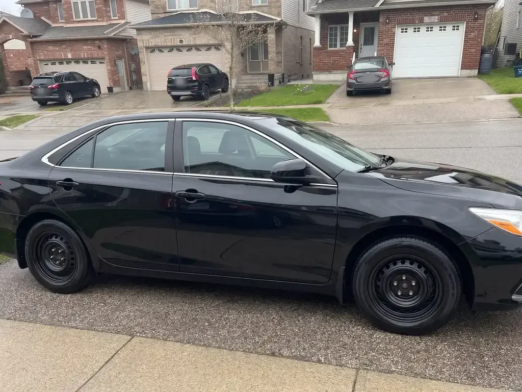 Toyota Camry снимка Toyota Camry