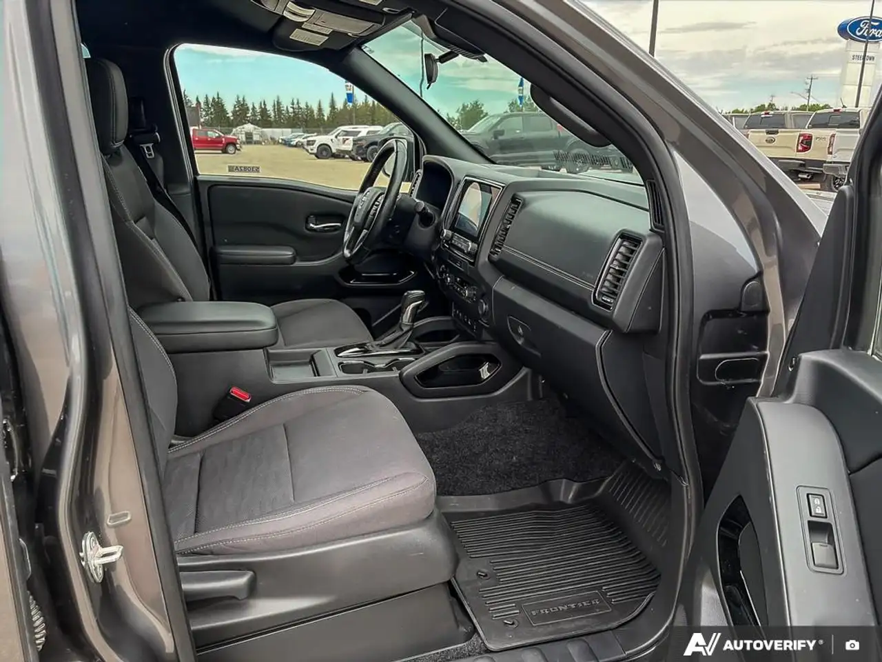 Nissan Frontier снимка Nissan Frontier