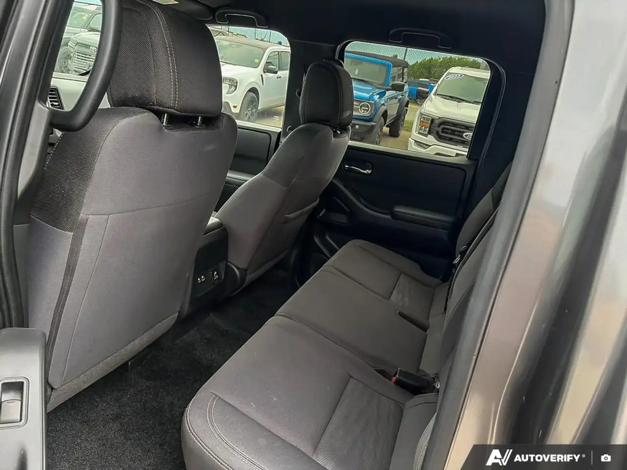 Nissan Frontier снимка Nissan Frontier