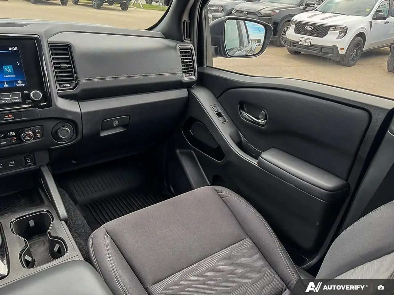 Nissan Frontier снимка Nissan Frontier