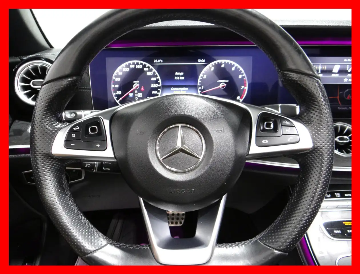 Mercedes-Benz E-Class снимка Mercedes-Benz E-Class