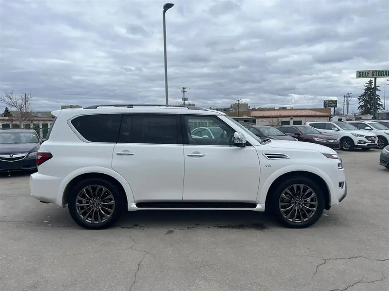 Nissan Armada снимка Nissan Armada