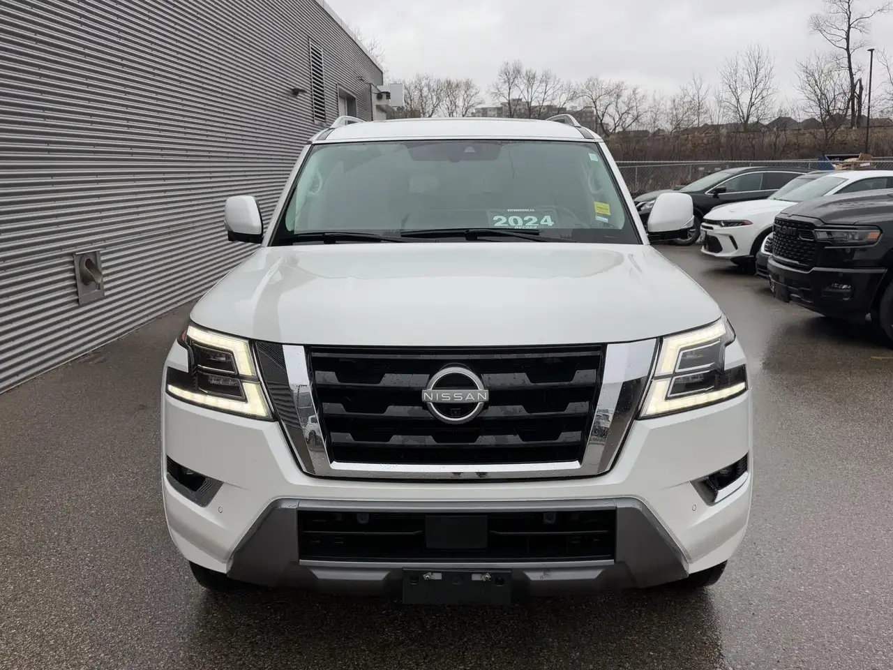 Nissan Armada снимка Nissan Armada