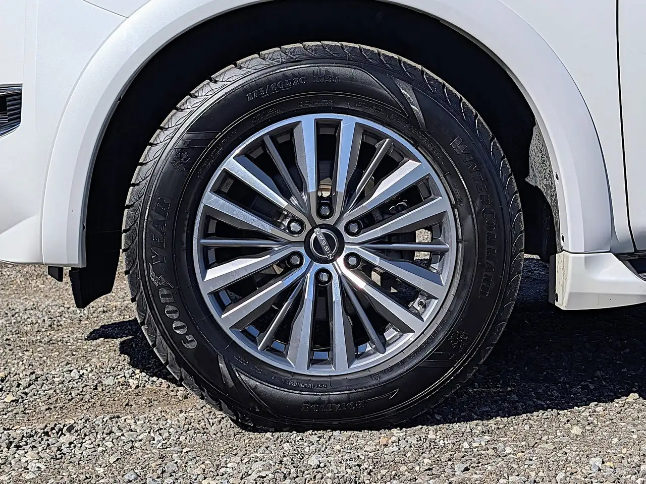 Nissan Armada снимка Nissan Armada
