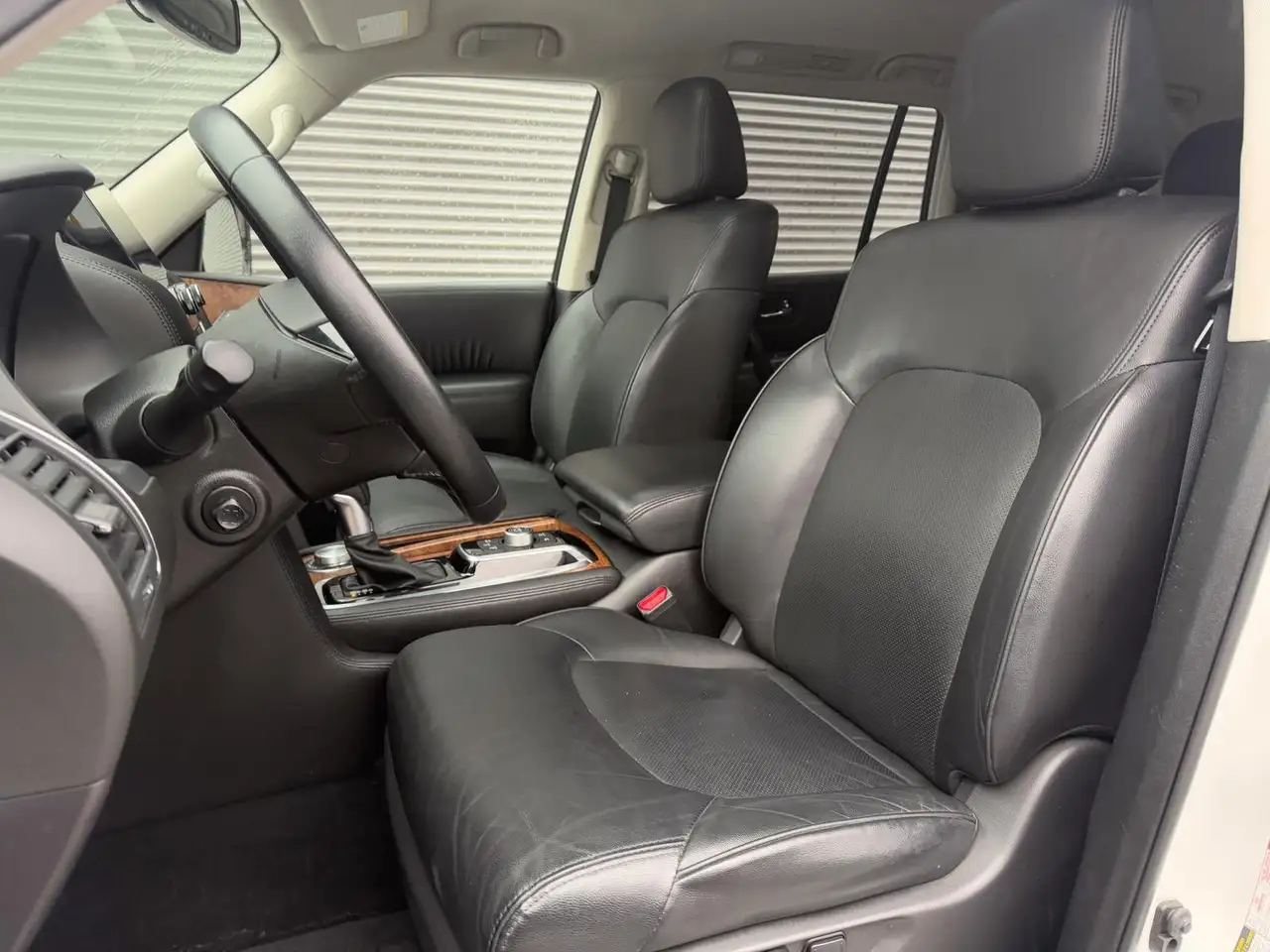 Nissan Armada снимка Nissan Armada