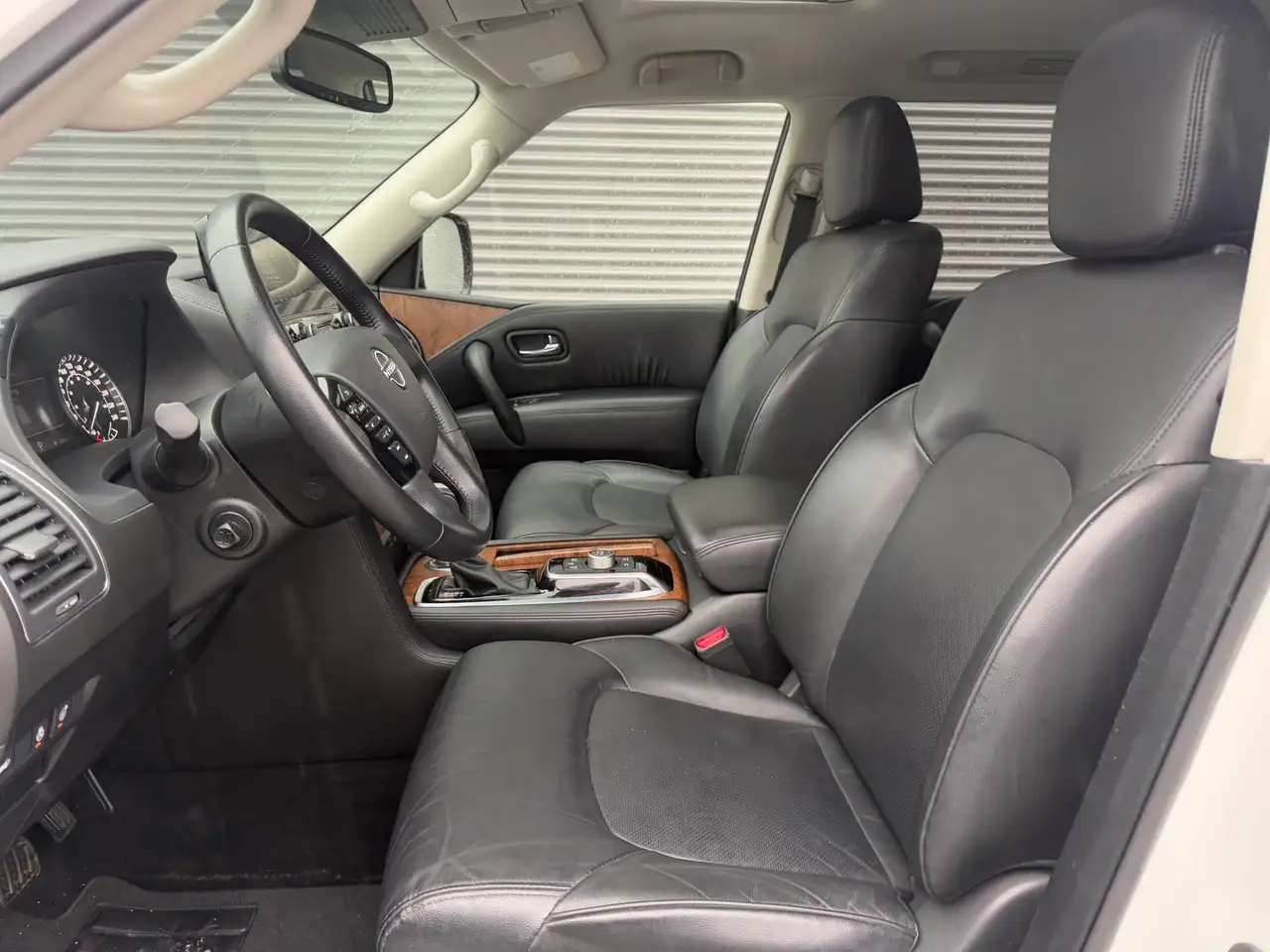 Nissan Armada снимка Nissan Armada