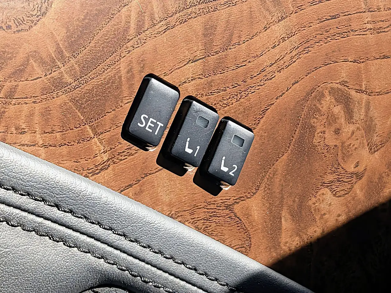 Nissan Armada снимка Nissan Armada
