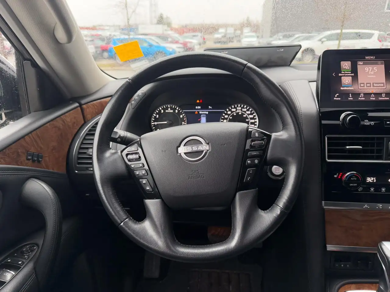 Nissan Armada снимка Nissan Armada