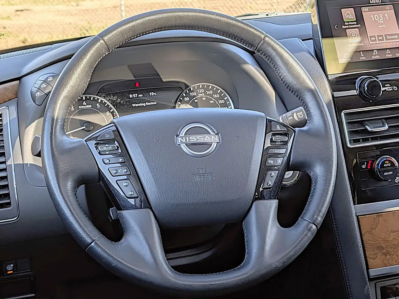 Nissan Armada снимка Nissan Armada