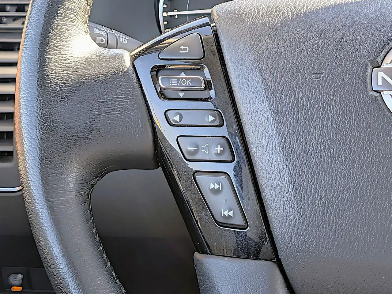 Nissan Armada снимка Nissan Armada