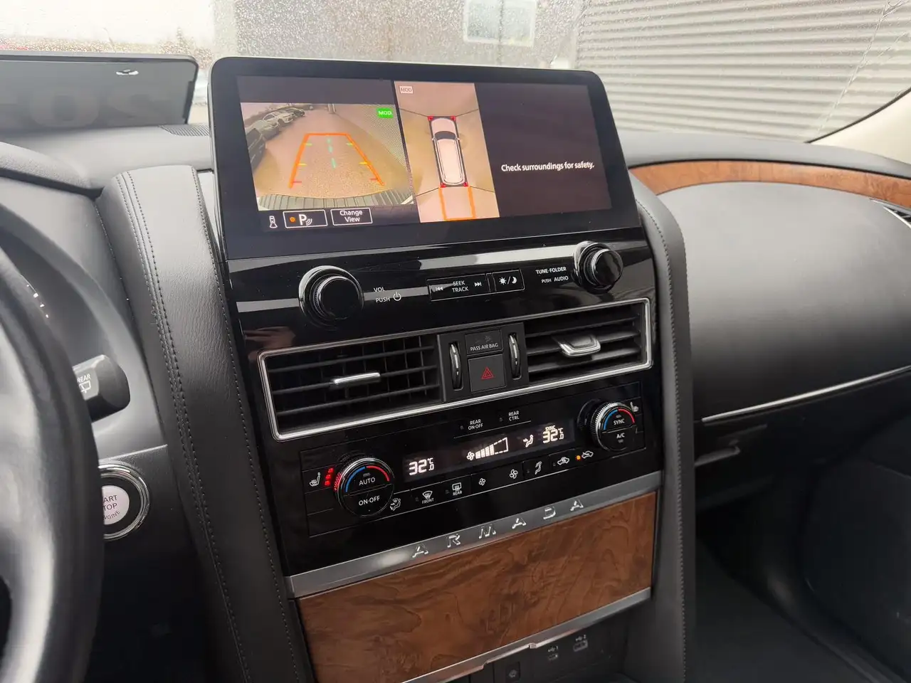 Nissan Armada снимка Nissan Armada