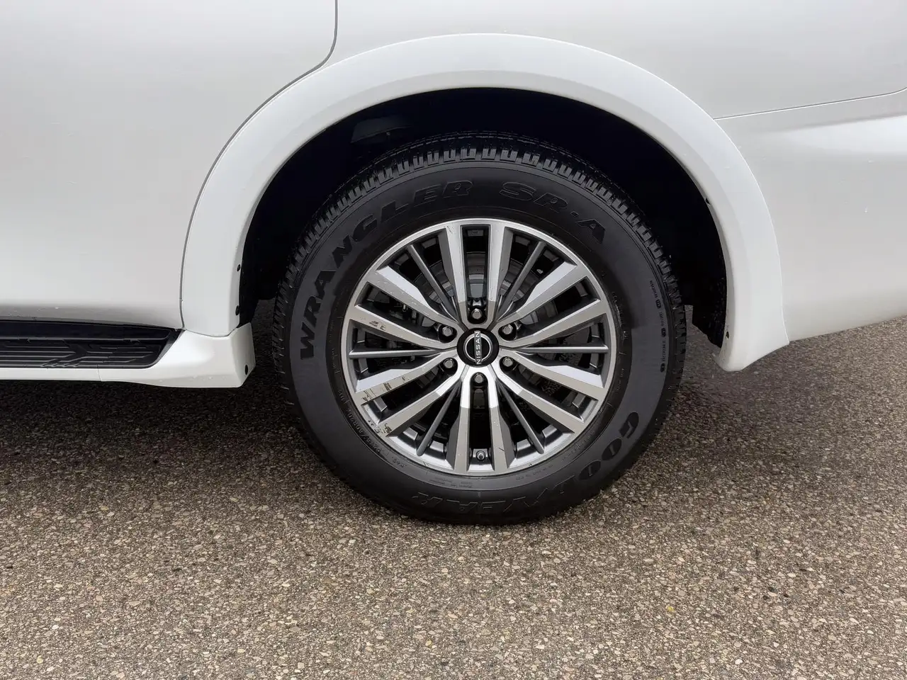 Nissan Armada снимка Nissan Armada