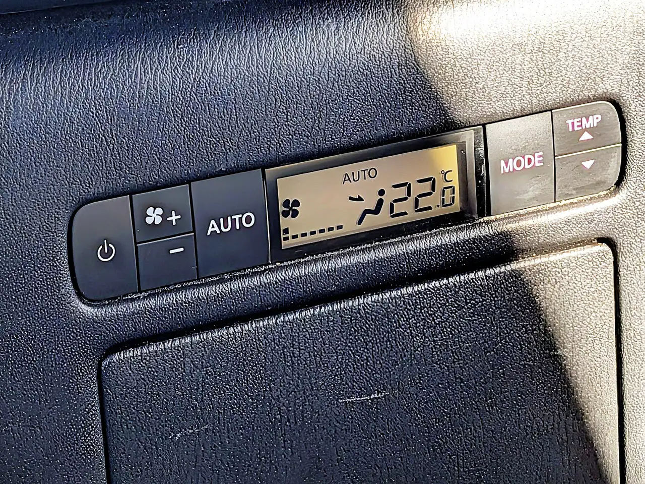 Nissan Armada снимка Nissan Armada