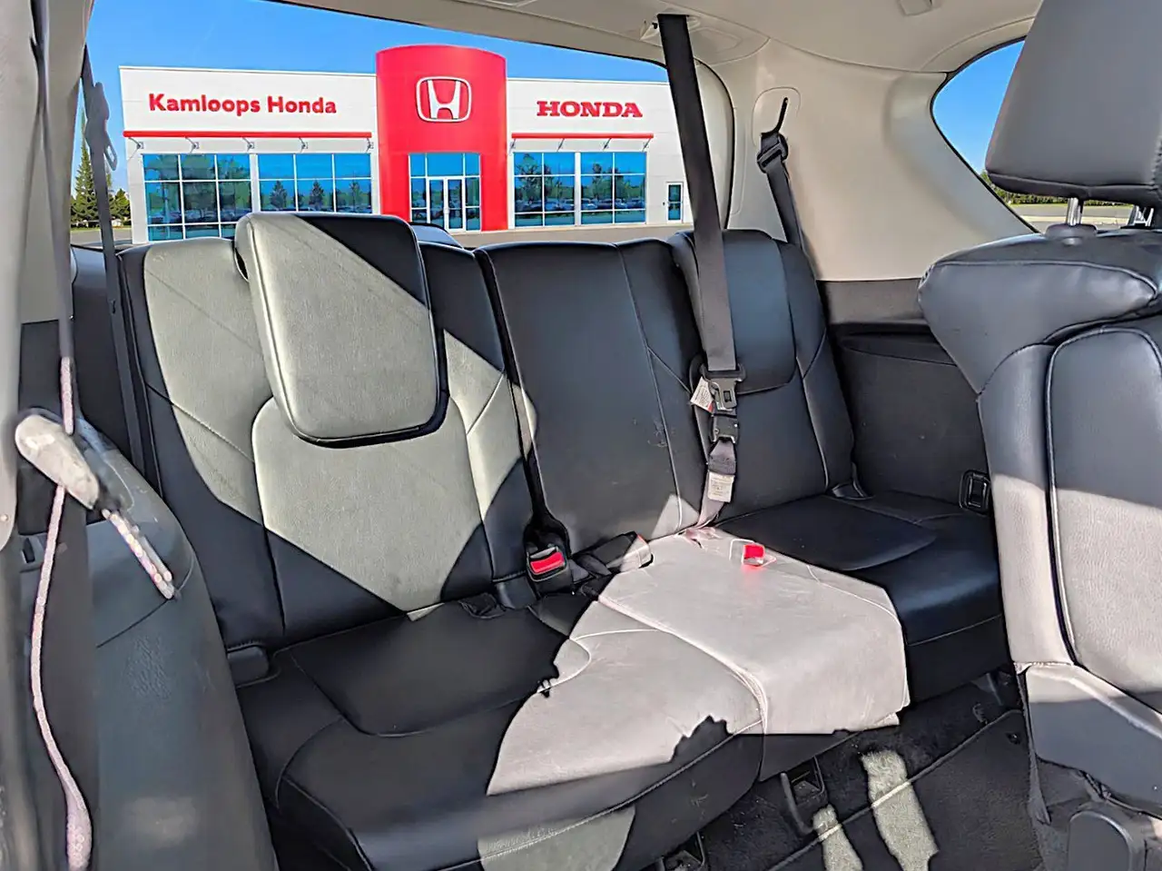Nissan Armada снимка Nissan Armada