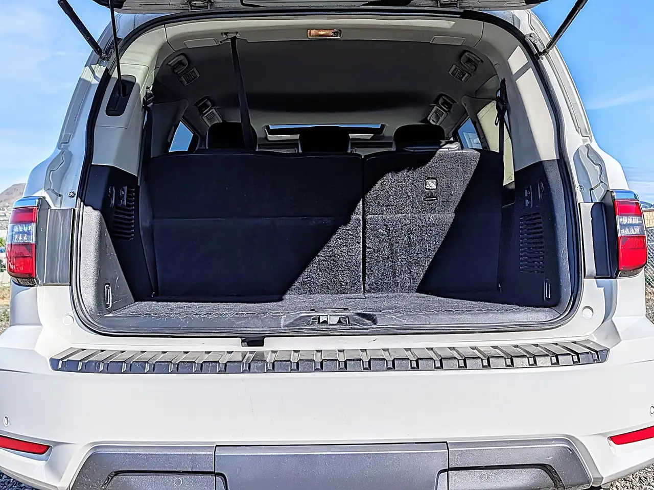 Nissan Armada снимка Nissan Armada