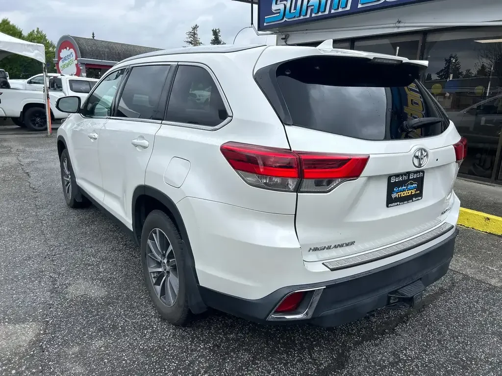 Toyota Highlander photo Toyota Highlander