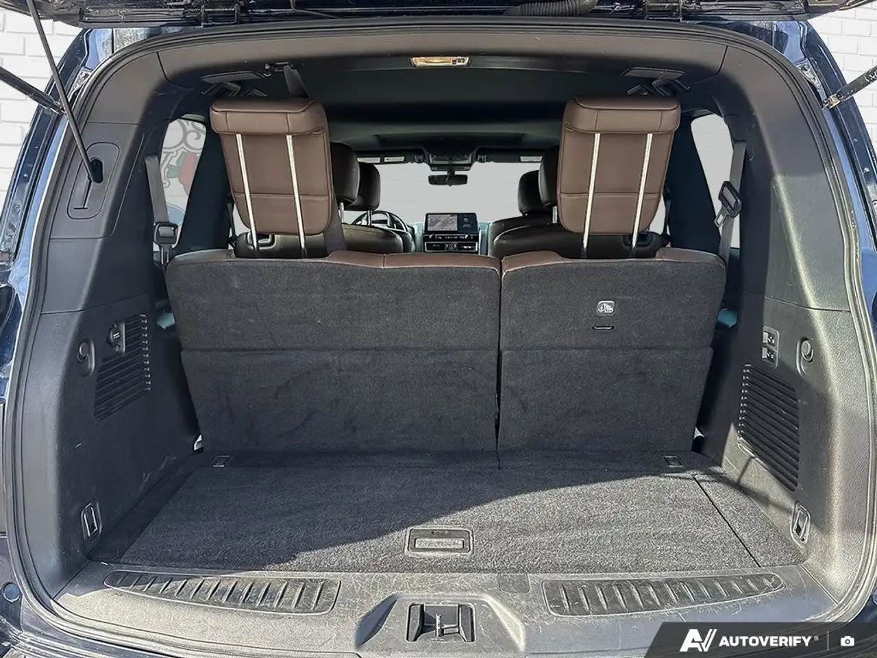 Nissan Armada снимка Nissan Armada